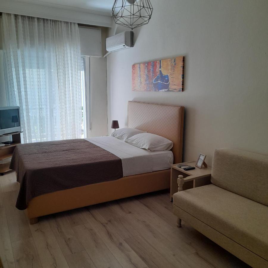 Zefi'S Apartment Néa Péramos 外观 照片