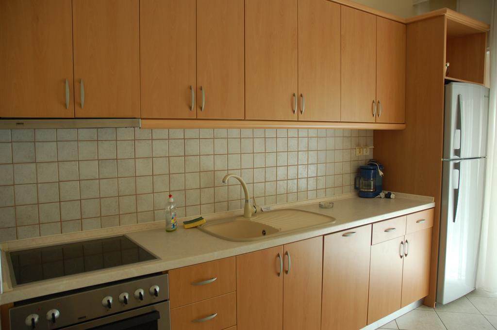 Zefi'S Apartment Néa Péramos 外观 照片
